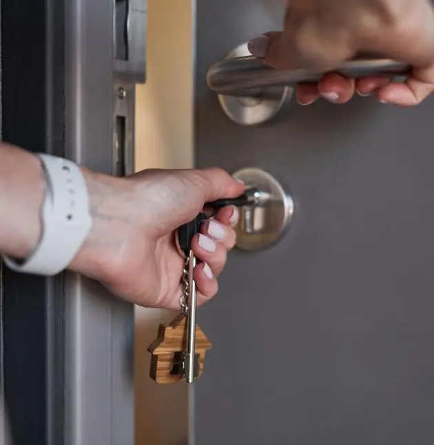 Türöffnung Kelheim Fachmann öffnet verschlossene Haustür